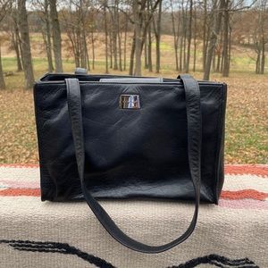 Perlina black leather purse